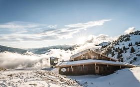 Berggasthaus & Lodge Resterhoehe